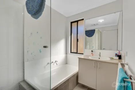 Property photo of 46 Edenhope Road Australind WA 6233