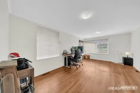 Property photo of 18 Wolfe Road Melton VIC 3337