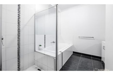 Property photo of 8 Kavanagh Lane Clyde North VIC 3978