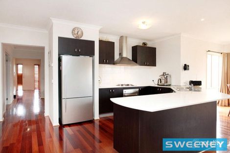 Property photo of 16 Lucas Terrace Taylors Hill VIC 3037