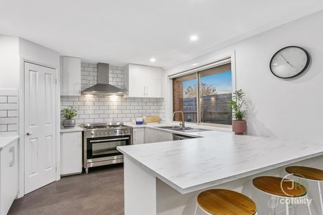 Property photo of 17 Alberton Drive Cranbourne West VIC 3977
