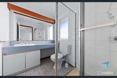 Property photo of 31 Admirals Crescent Taylors Lakes VIC 3038