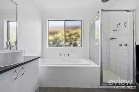 Property photo of 16 Eppalock Drive Manor Lakes VIC 3024