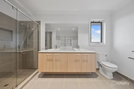 Property photo of 21 Callawadda Drive Eynesbury VIC 3338