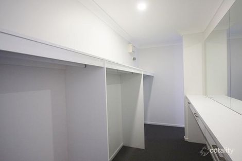 Property photo of 129 Hampshire Boulevard Spring Farm NSW 2570