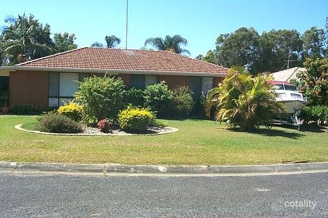 2 Wattar Ct, Ocean Shores, NSW 2483