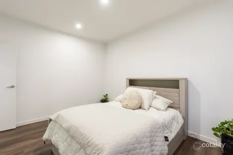 Property photo of 14 Cropton Rise Craigieburn VIC 3064