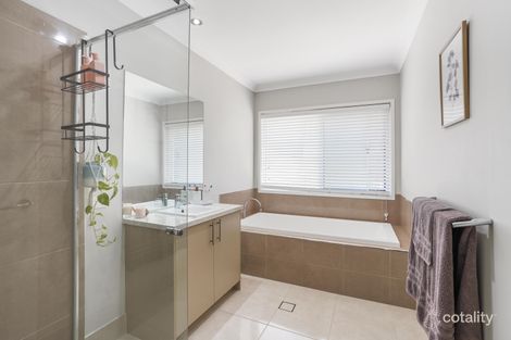 Property photo of 14 Greenacre Way Maudsland QLD 4210