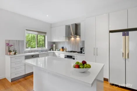 Property photo of 1/2 Old Warrandyte Road Ringwood North VIC 3134