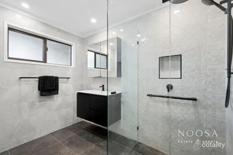 Property photo of 11 Lake View Drive Tewantin QLD 4565
