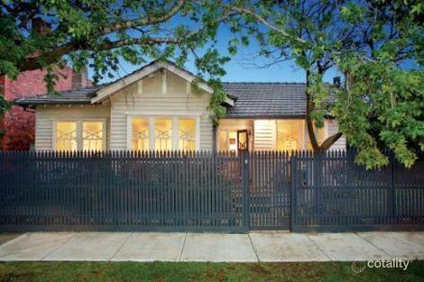 4 Elm Gr, Armadale, VIC 3143