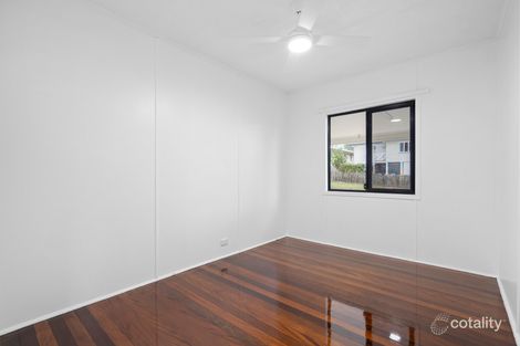 Property photo of 35 Oatland Crescent Holland Park West QLD 4121