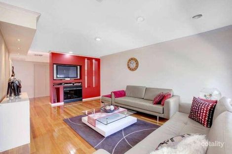 Property photo of 10 Berthon Crescent Hillside VIC 3037