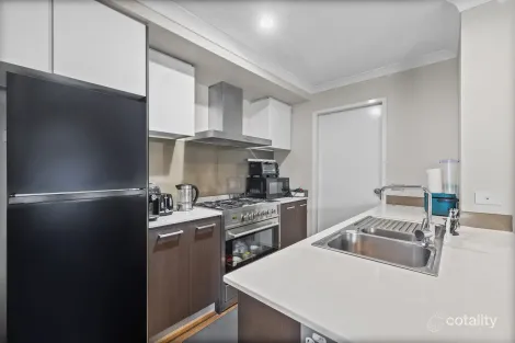 Property photo of 41 Saltlake Boulevard Wollert VIC 3750