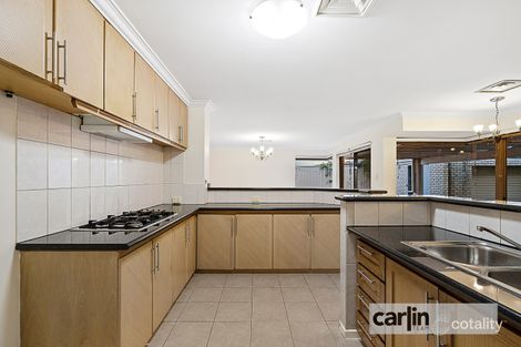 Property photo of 10 Crossland Way Kardinya WA 6163