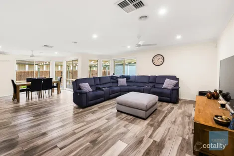 Property photo of 11 Yallambee Place Burnside VIC 3023