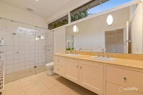 Property photo of 33 Mangarra Road Canterbury VIC 3126