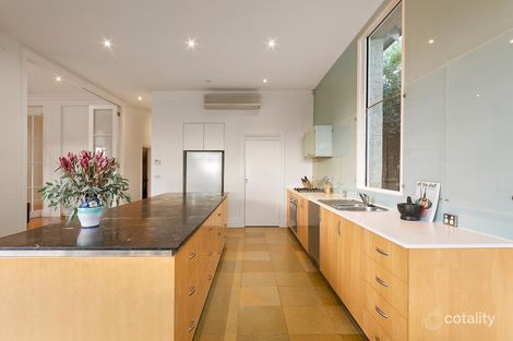 Property photo of 33 Mangarra Road Canterbury VIC 3126