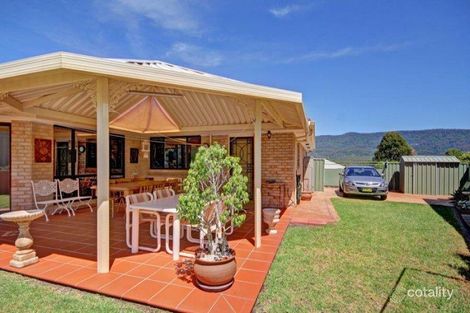 Property photo of 4 Herriott Crescent Horsley NSW 2530