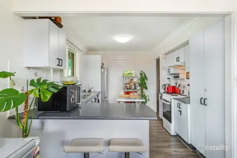 Property photo of 5 Baringa Close Green Valley NSW 2168