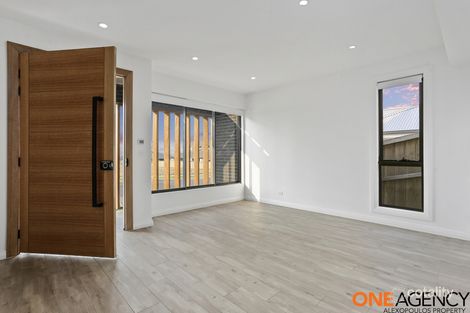 Property photo of 100B Gledswood Hills Drive Gledswood Hills NSW 2557