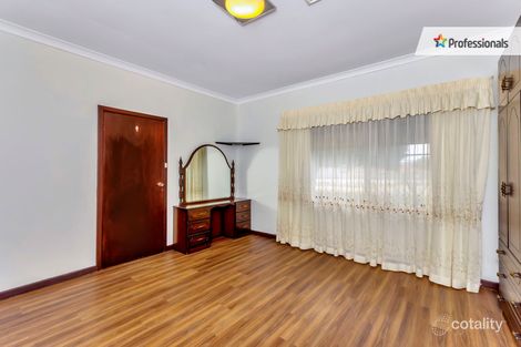 Property photo of 8 Longhurst Way Queens Park WA 6107