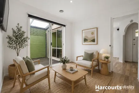Property photo of 12 Gingham Place Berwick VIC 3806
