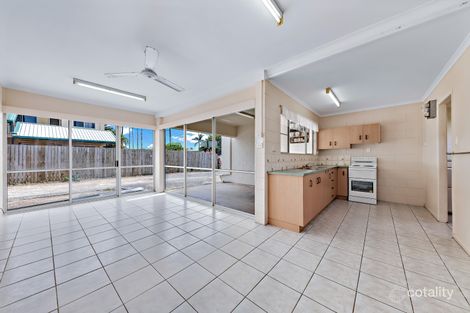 3/6 Robert St, Proserpine, QLD 4800