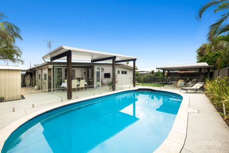 Property photo of 43 Lapoinya Crescent Warana QLD 4575