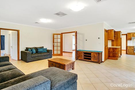 Property photo of 11 Rotoroa Court Taylors Lakes VIC 3038