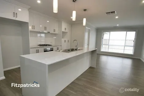 Property photo of 20 Darcy Drive Boorooma NSW 2650