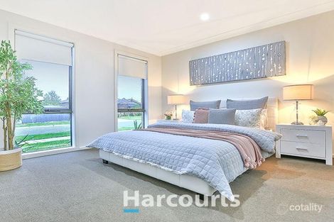 Property photo of 35 Pomegranate Way Pakenham VIC 3810