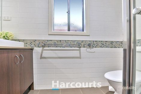 Property photo of 35 Pomegranate Way Pakenham VIC 3810