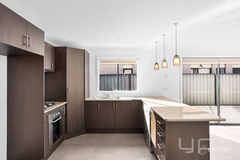 Property photo of 8 Snowbridge Road Tarneit VIC 3029