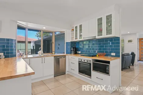 Property photo of 38 Gordon Crescent Sandstone Point QLD 4511