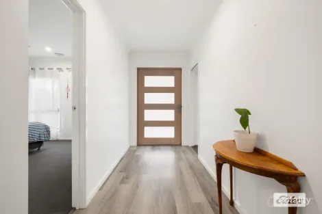 Property photo of 4 Davis Court Tangambalanga VIC 3691