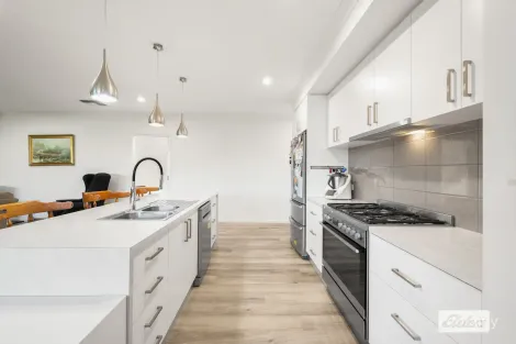 Property photo of 4 Davis Court Tangambalanga VIC 3691