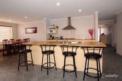Property photo of 4 Sarah Place Carrum Downs VIC 3201