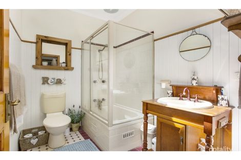Property photo of 30 Dampier Boulevard Killarney Vale NSW 2261