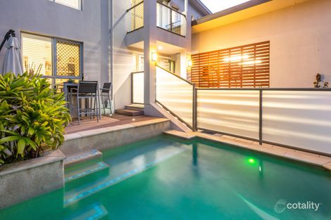Property photo of 1/16 Wynflo Street Labrador QLD 4215
