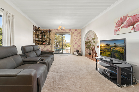 Property photo of 4 Mountain View Drive Lavington NSW 2641