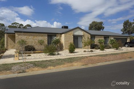 Property photo of 3 Melinda Street California Gully VIC 3556