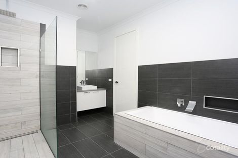 Property photo of 27 Loudon Circuit Craigieburn VIC 3064