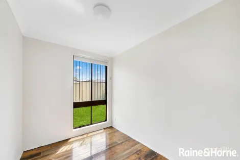 Property photo of 9 Jessica Place Rosemeadow NSW 2560