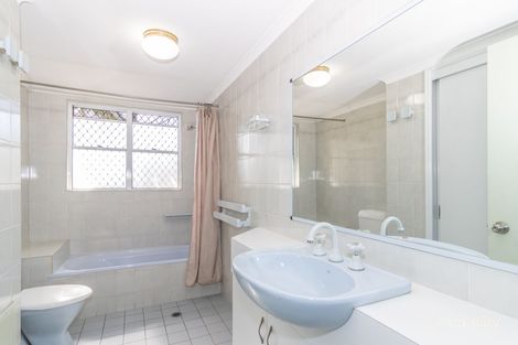 Property photo of 2/438 Esplanade Torquay QLD 4655