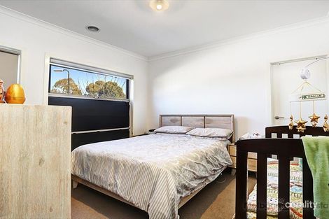 Property photo of 20 Athol Avenue Roxburgh Park VIC 3064