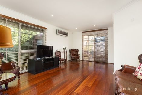 Property photo of 2/34 Holyrood Avenue Strathmore VIC 3041