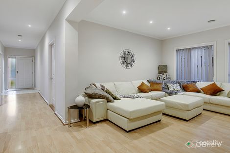 Property photo of 20 Pepperbush Crescent Langwarrin VIC 3910