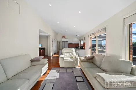 Property photo of 7 Winter Place Jerrabomberra NSW 2619