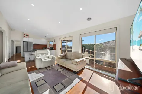 Property photo of 7 Winter Place Jerrabomberra NSW 2619